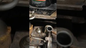 Замена и развальцовка  металлической втулки рессор УАЗ