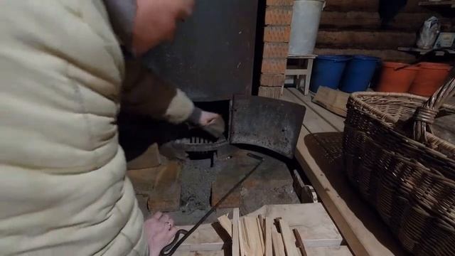 Как растопить баню с помощью рубанка с одной спички. смотреть онлайн