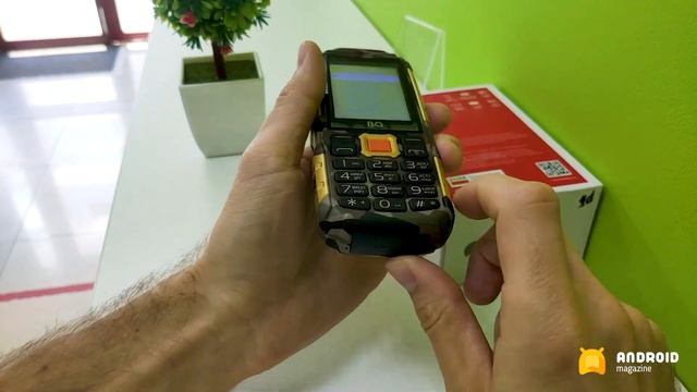Кнопочный телефон с огромной батареей BQ Tank Power 2430! Для армии пойдёт! смотреть онлайн