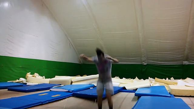 Батути в "Планеті Спорт" смотреть онлайн