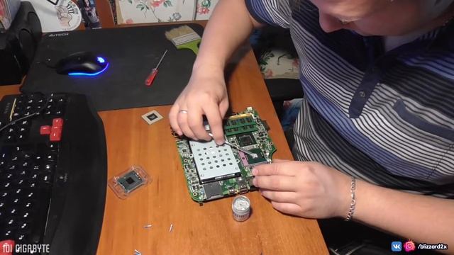 ??Разборка и Чистка ноутбука DELL Vostro A860 / ? Как разобрать ноутбук / Disassemble Cleaning смотреть онлайн