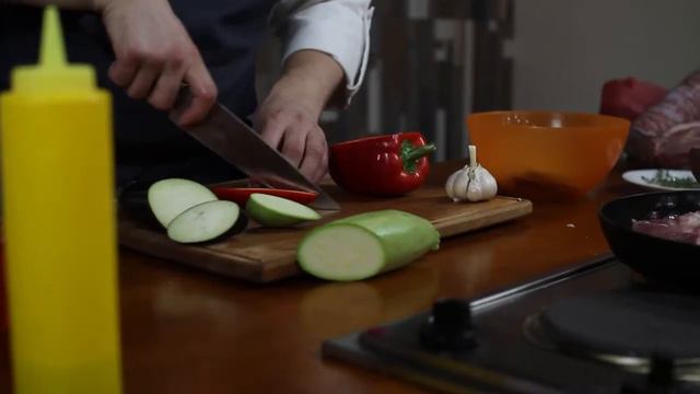Стейки от сети Уральский Богатырь и кулинарного пространства Рататуй смотреть онлайн