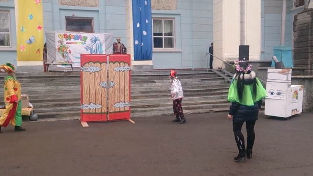 Веселая масленица на предворцовой площади Городского Дворца Культуры смотреть онлайн