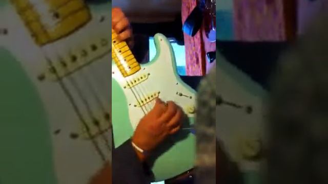 Surf green stratocaster on Wampler tweed 57 смотреть онлайн