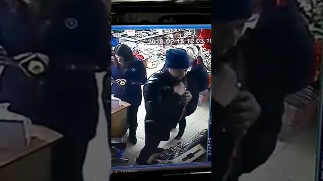 Прикольная кража двух дебилов не заметив камеру г. Пенза смотреть онлайн