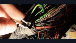 Форд Куга горит лампа акб