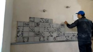 Как быстро и точно сделать отверстия в плитке под розетку.