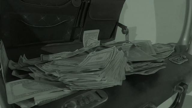 Huzzle Business смотреть онлайн