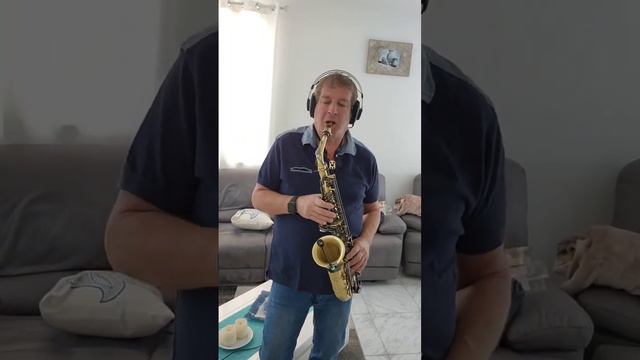 Apachee - Saxophone alto cover смотреть онлайн