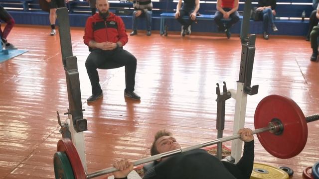Чемпионат и первенство города Усть-Илимска по пауэрлифтингу смотреть онлайн