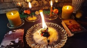 Сильная защита от любого колдовства.,любой магии.