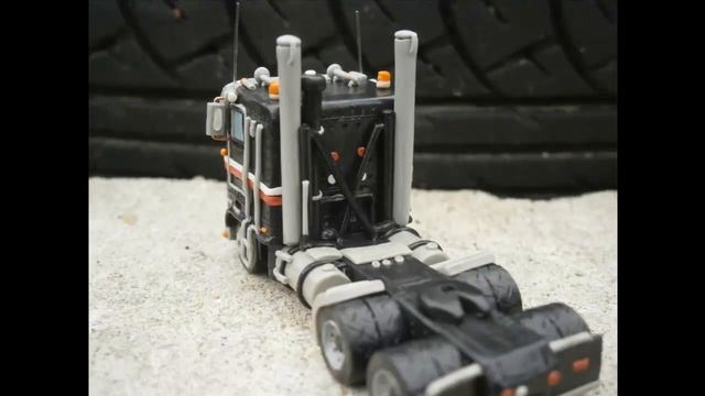 Kenworth K100 Cabover Logging Trucks (грузовик лесовоз из пластилина)