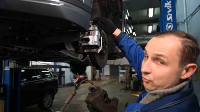 Lynk&co это VOLVO ? Сравниваем на подъёмнике. смотреть онлайн