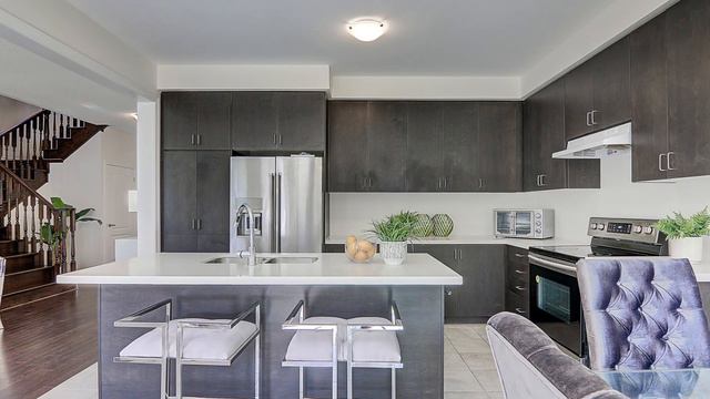 95 Connell Drive, Georgina, ON смотреть онлайн