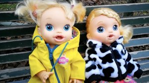 Куклы Пупсики ГУЛЯЮТ С ДЕВОЧКОЙ Детский Парк Качели Горка Играют в Песочнице