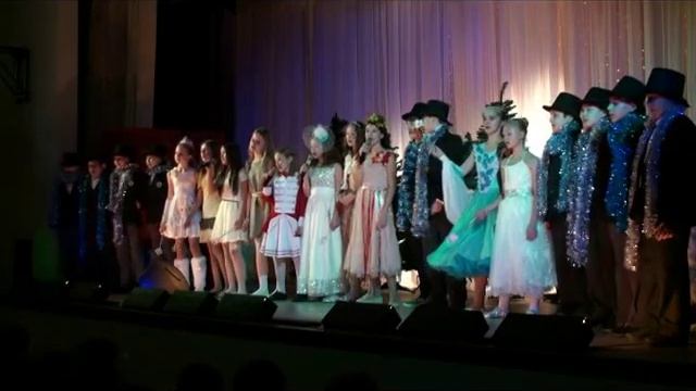 Спектакль "12 месяцев" в ГБОУ ГСГ смотреть онлайн