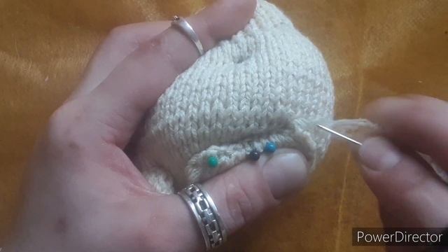 ? МИШКА СПИЦАМИ . ЧАСТЬ 5 . ФОРМИРУЕМ ГОЛОВУ . ВЫШИВАЕМ ЛИЦО . ПОДЧАСТЬ 2 .