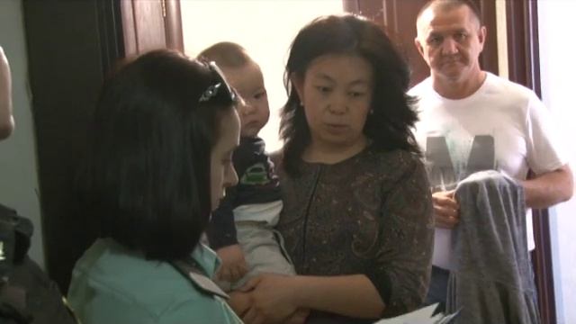 Рейд по должникам смотреть онлайн