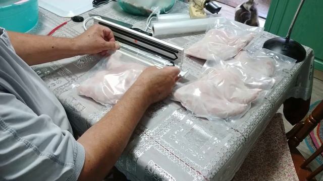 ✅Бытовой вакууматор с Алиэкспресс. Проще не куда. смотреть онлайн