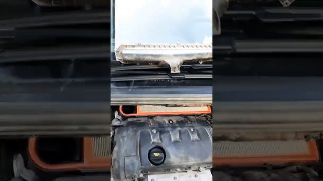 Замена воздушного фильтра Пежо 308 смотреть онлайн