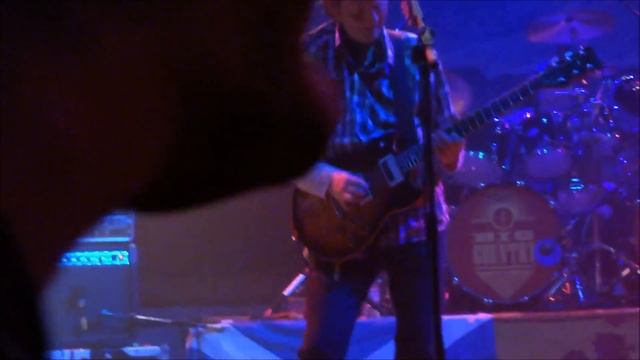 Big Country, Fields of Fire, Dunfermline, Alhambra - Mosh pit action - 02.01.11 смотреть онлайн