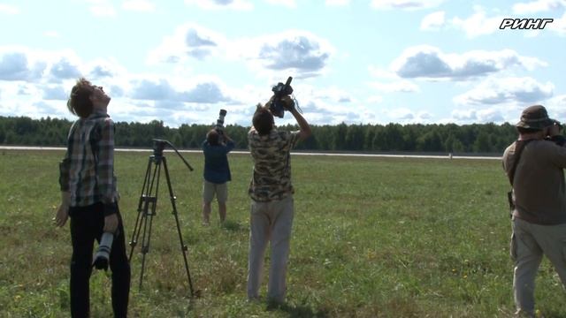 Авиашоу в честь 65-летия Луховицкого авиационного завода смотреть онлайн