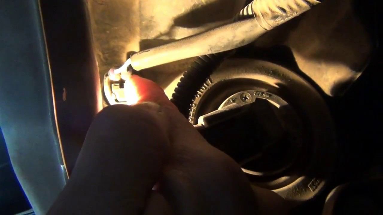 Замена лампы передних габаритных огней на Toyota Corolla смотреть онлайн