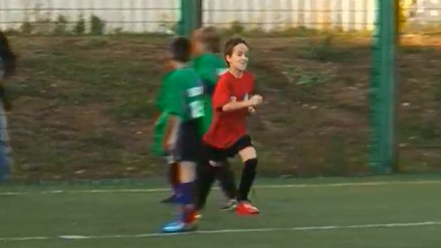 На малом поле «Металлурга» прошел финал детского турнира «Крылья Самары» смотреть онлайн