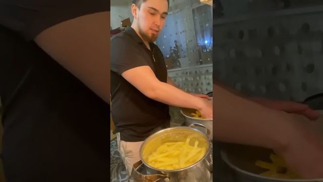 Правильный рецепт картошки фри. Готовим картошку фри в первый раз для детей! смотреть онлайн