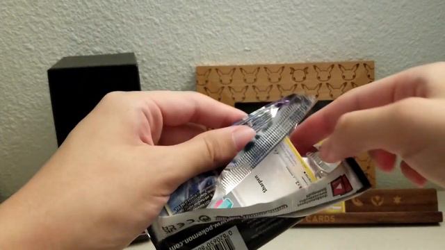 Opening Up The Pokémon TCG: Chilling Reign Ice Rider Calyrex Elite Trainer Box смотреть онлайн