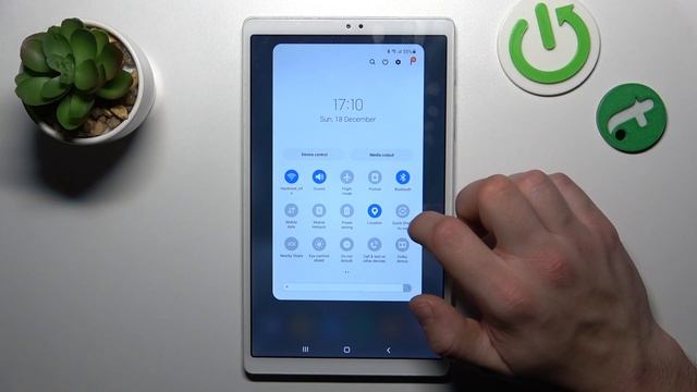 Samsung Galaxy Tab A7 Lite - Does Have Screen Mirroring Feature? | Can I Share Screen on TV? смотреть онлайн