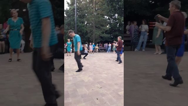 Светлана В. г. Майкоп, городской парк, 16.06.2023г. смотреть онлайн