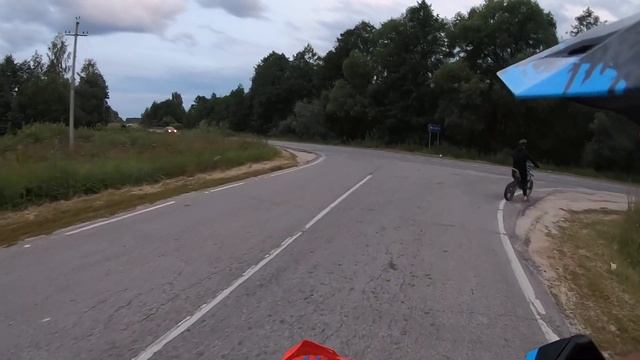 вписался в тусовку, стант, хулиганы, асфальтные движения, встретил kayo t4 2023 (питбайк,эндуро) смотреть онлайн