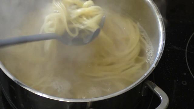 СПАГЕТТИ С ГРУДКОЙ И ОВОЩАМИ смотреть онлайн