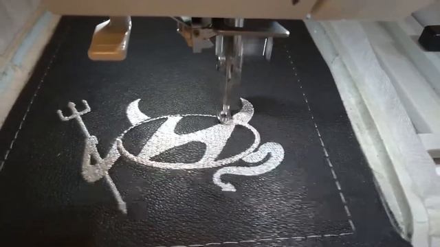 вышивка на коже обложки для автодокументов Хёндай-Чертенок смотреть онлайн