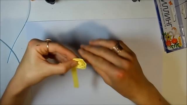 как сделать Розы из бумажных лент .Квиллинг для начинающих смотреть онлайн