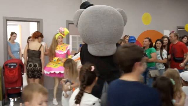 #Анапа. Папы ПОЛЗУТ, мамы ПРЫГАЮТ! Поцелуй от доктора! Лера выбрала счастливчика! смотреть онлайн