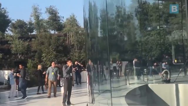 One Apple Park Way, Cupertino, CA 95014 смотреть онлайн
