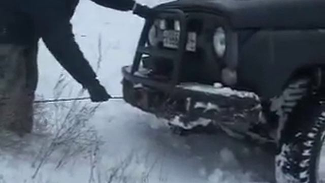 УАЗ HUNTER T/D, помощь лебедки ч2 смотреть онлайн