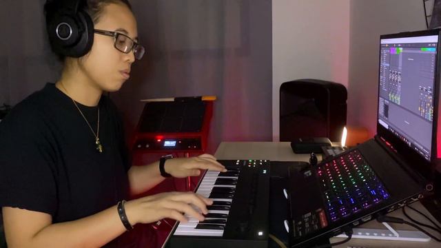Lofi Beats with Komplete Kontrol M32 - August Vibe смотреть онлайн