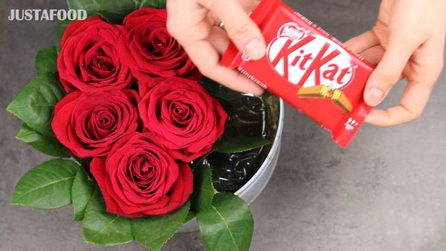 DIY Rose Gift Box Tutorial - How To Make Rose Box With Chocolate | Flower box with Cocolate смотреть онлайн