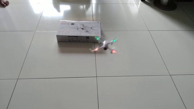 X225W FPV REAL-TIME 4 CHANNEL REMOTE CONTROL QUADCOPTER Drone is Flipping 😃(2) смотреть онлайн