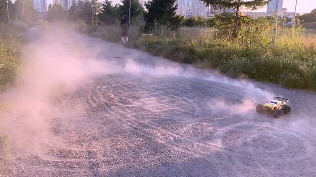 Рубрика: просто катали №4. Slash, 9EMU, EVO-R, Scorpion, Dinosaurs, Brontosaurus, MMAX, нитро модел