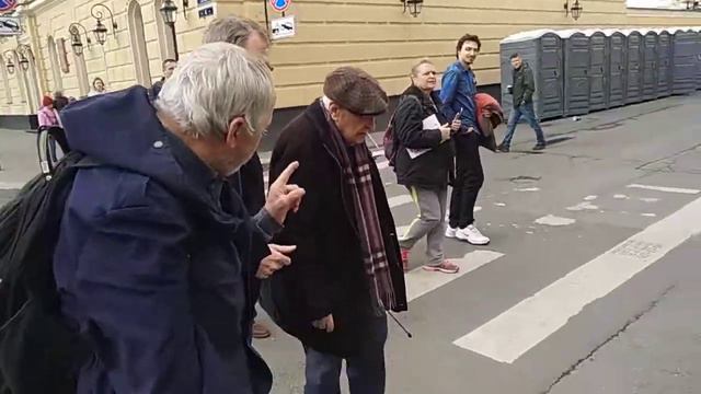Олег Басилашвили. Прогулки по Петербургу. Май, 2019. Видео: alexeyprokaev смотреть онлайн