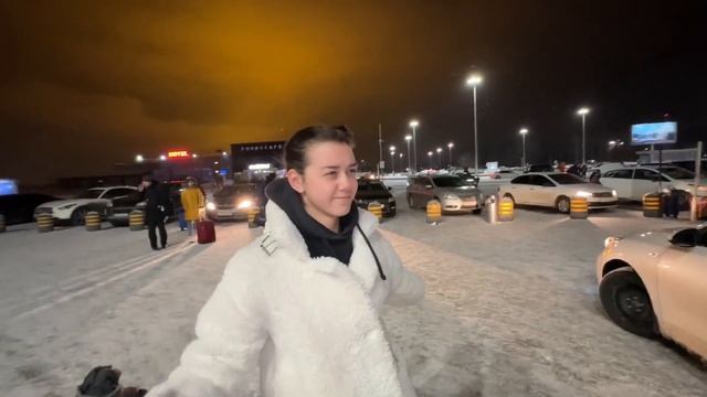 Одни улетели в ПИТЕР!! | часть 1 смотреть онлайн