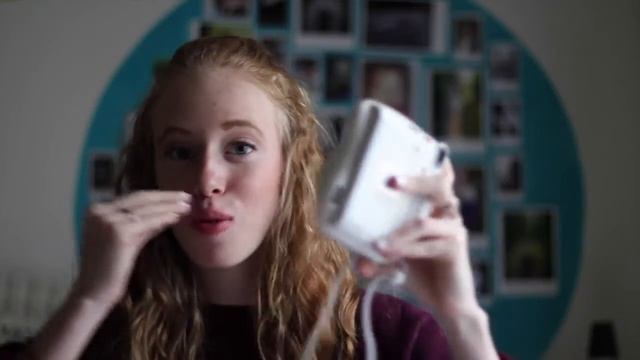 Fuji Insta Mini Polaroid Camera Review | Ali Goodwin смотреть онлайн
