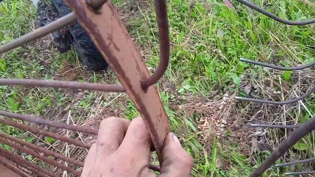 Трактор Т-25 спасаю сено. Ворошение сена гряблями ворошилками 8 колес. 4.08.2022. смотреть онлайн