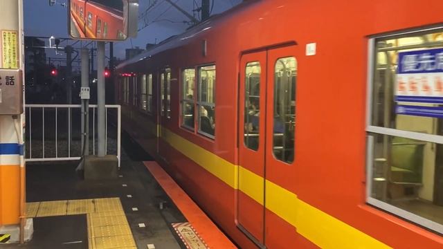 17.11.2023 года. Прибытие электрички маршута «Хикифуне-Камейдо» на станцию Камейдо.