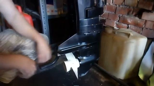 Почему прокручивается винт