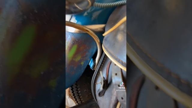 1953 Harley Davidson FL paint removal смотреть онлайн